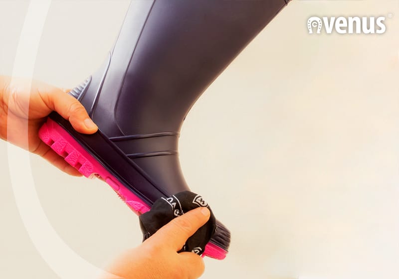 como desinfectar tus botas impermeables